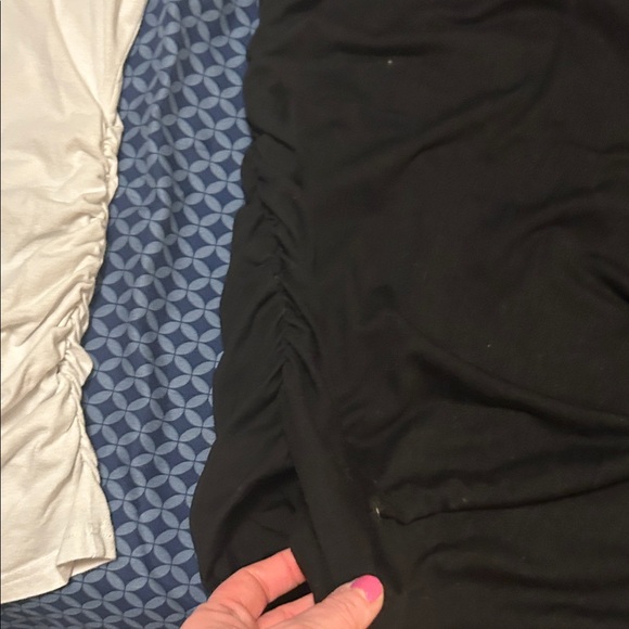 One Ruched White T-Shirt and One Black Ruched Tank Top - Picture 5 of 5